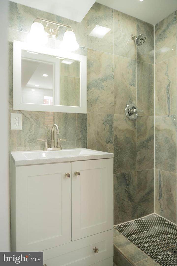 8501 48TH Avenue - Photo 1