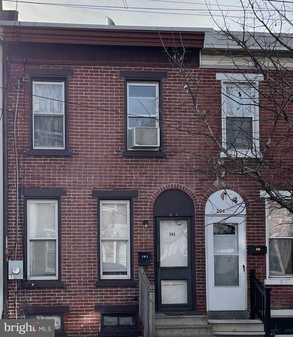 304 Jackson Street - Photo 1