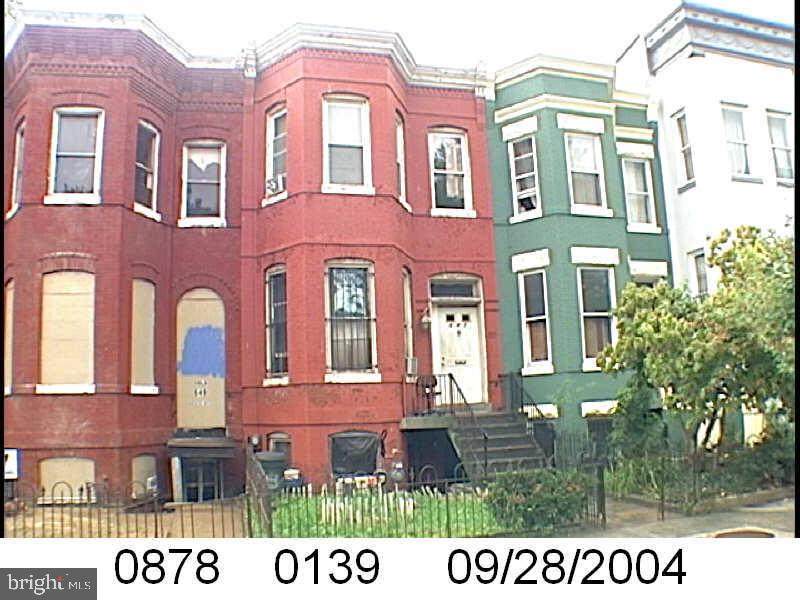647 G Street - Photo 1