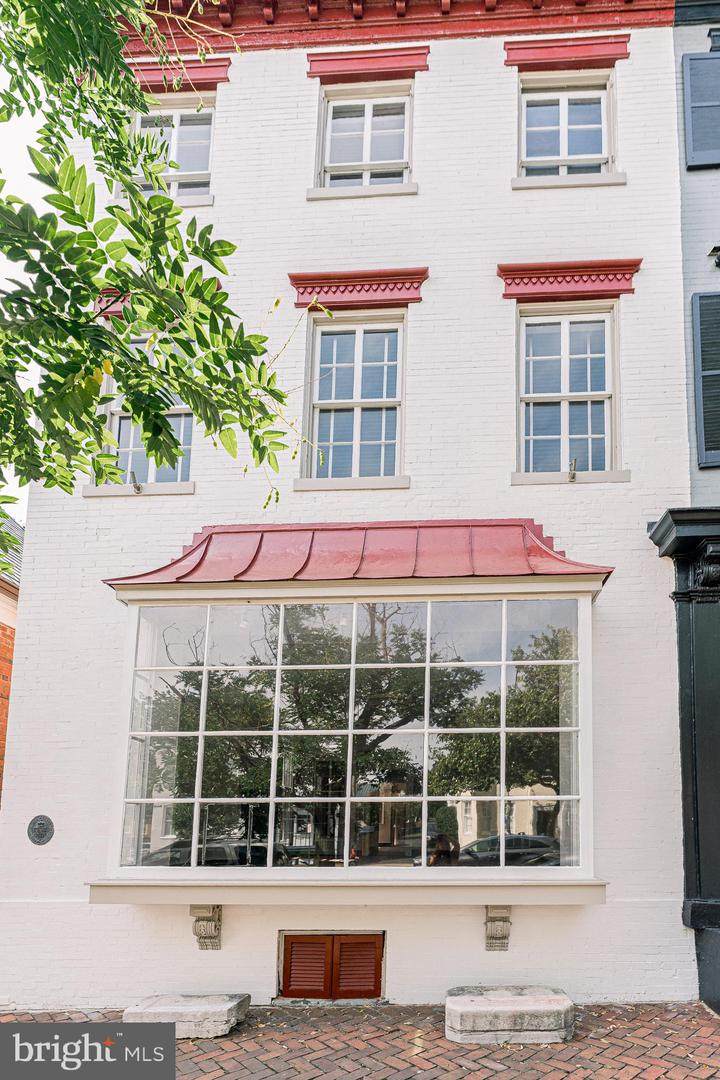 323 Washington Street - Photo 1