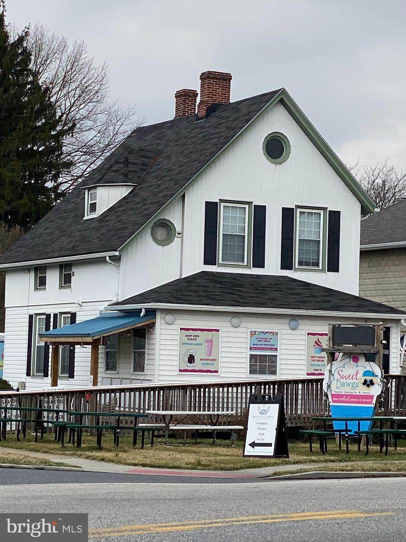 400 Main Street - Photo 1