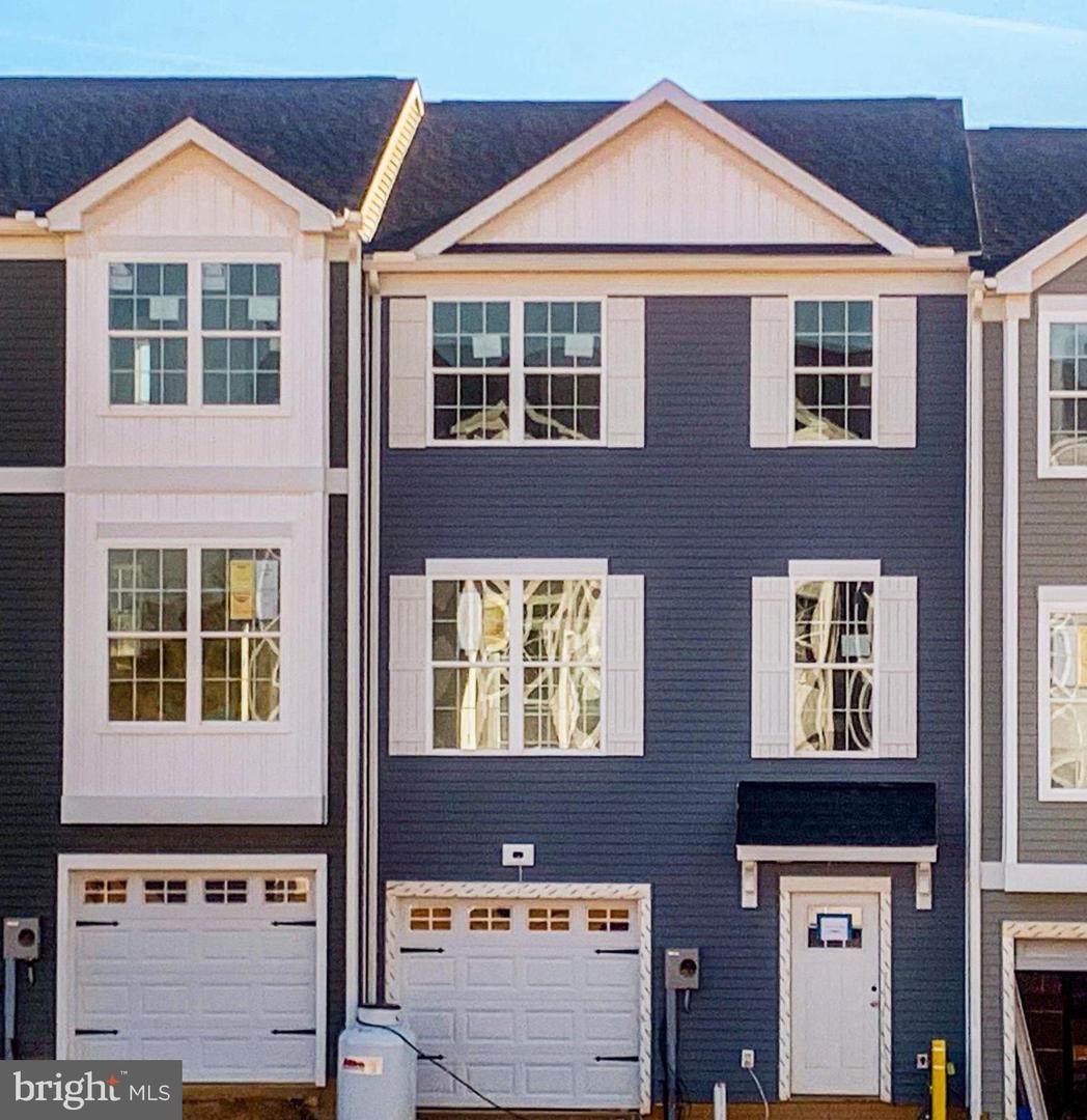 110 Hudson Blvd - Photo 1