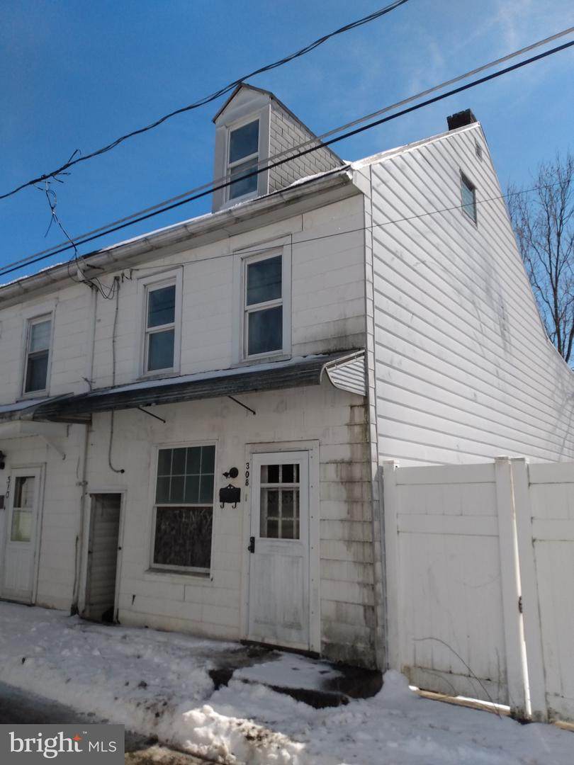 308 Arlington Street - Photo 1
