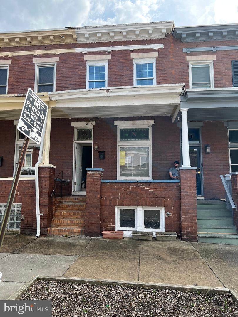211 27TH Street - Photo 1