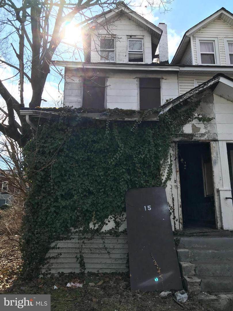 15 Columbia Avenue - Photo 1