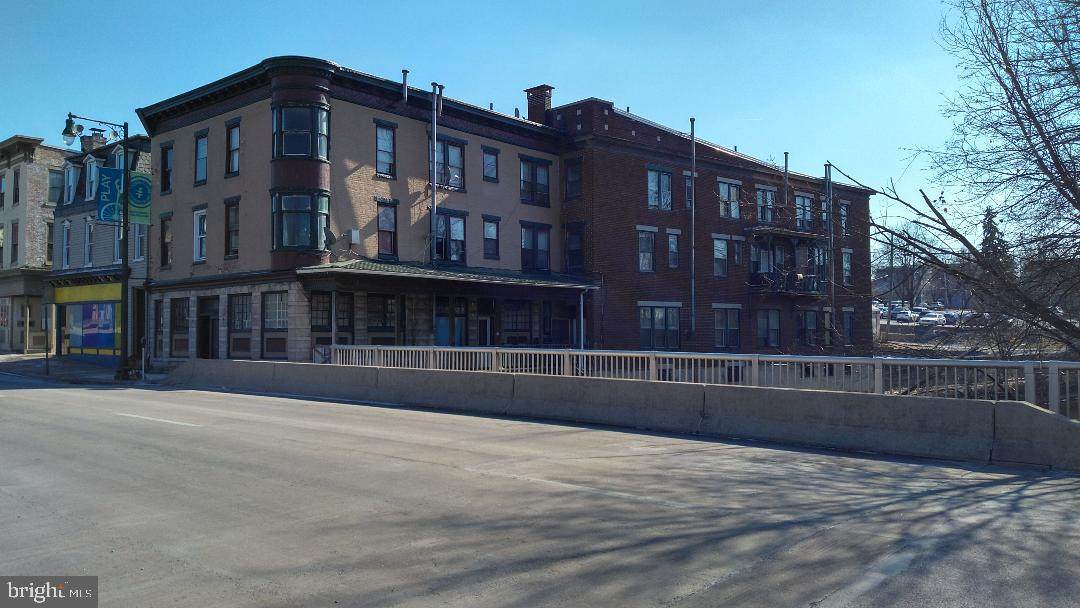 72 Lincoln Way West - Photo 1