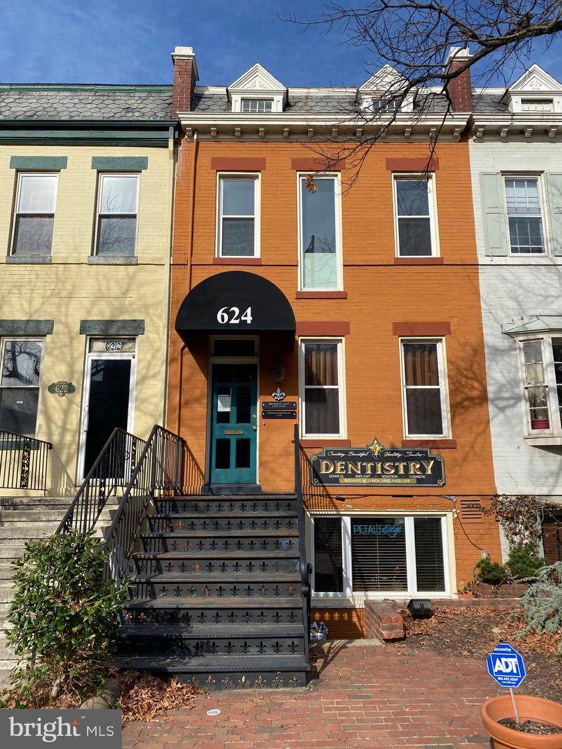 624 Washington Street - Photo 1
