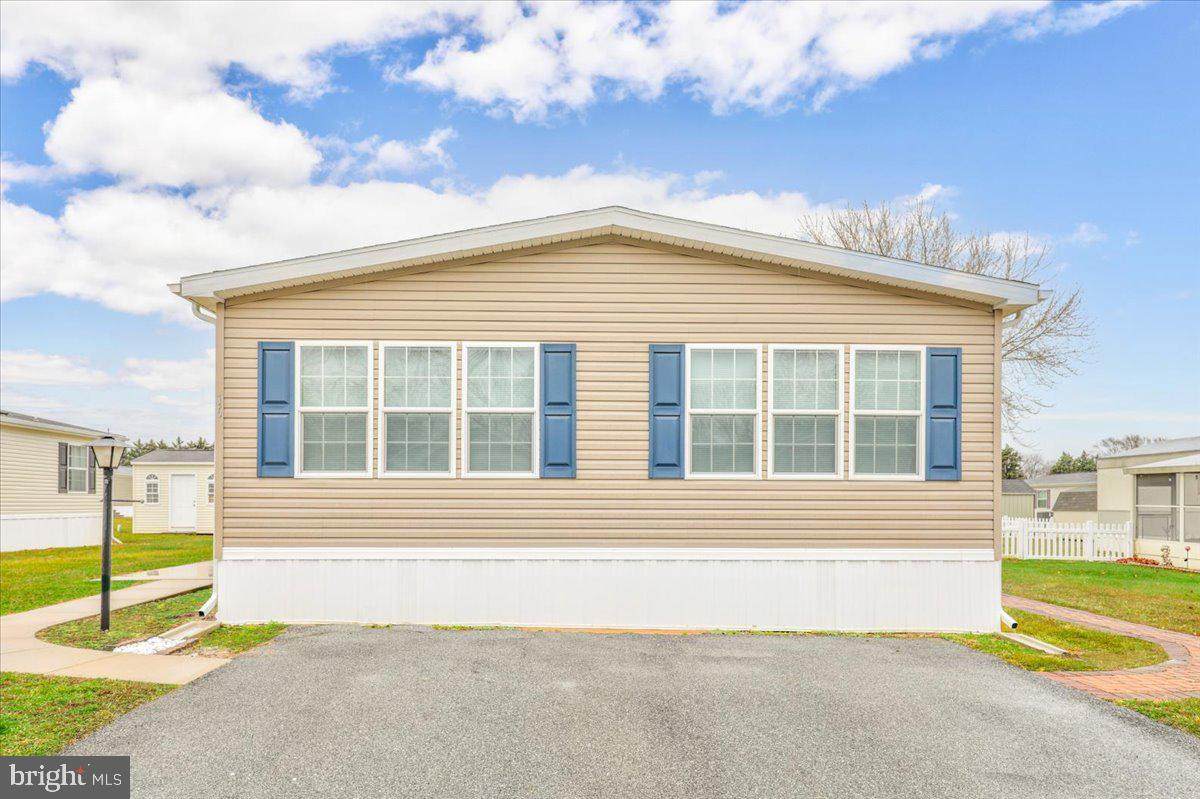 16 Baybreeze Road - Photo 1