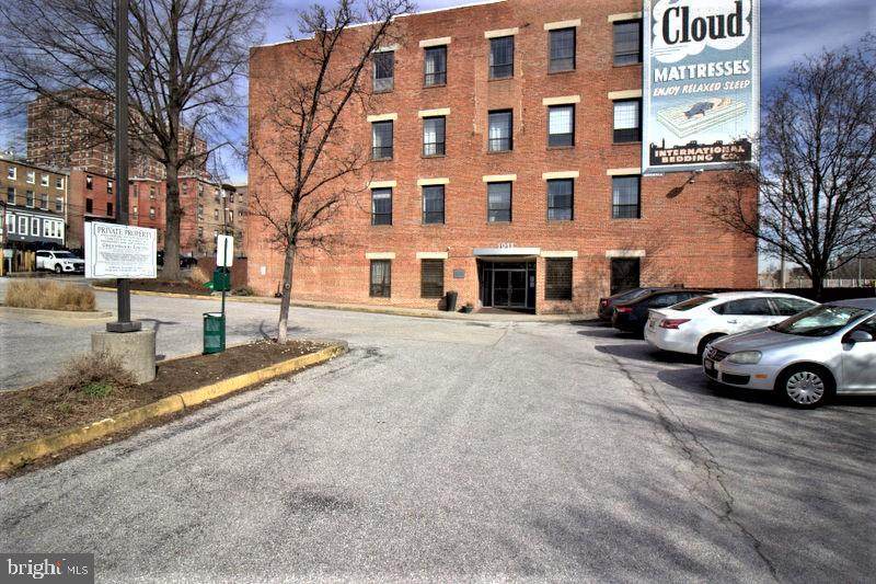 1011 Hunter Street - Photo 1
