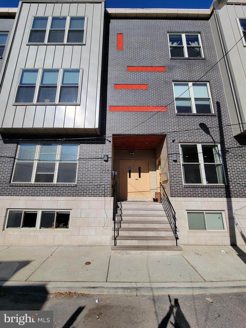 714-24 Chadwick Street - Photo 1
