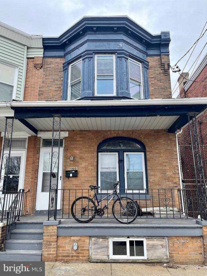 1164 Everett Street - Photo 1
