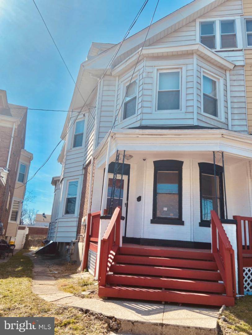 685 Pennington Avenue - Photo 1