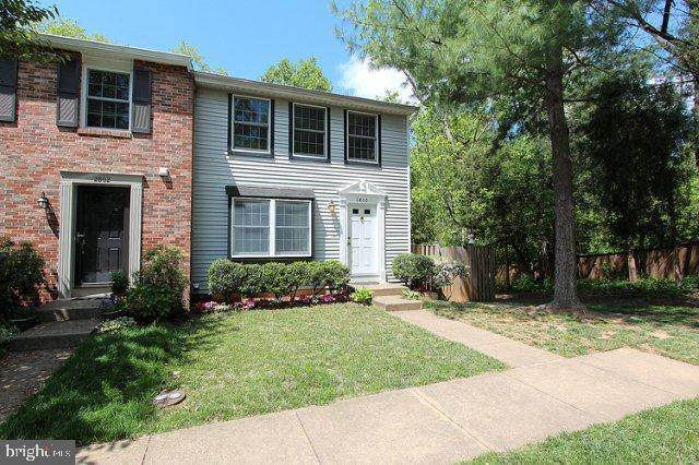 2800 Prince Albert Court - Photo 1