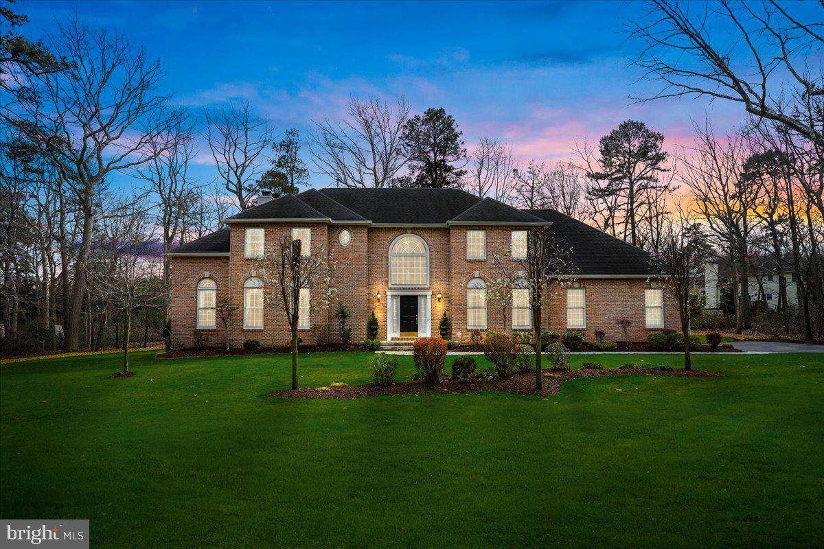 2 Hamilton Court - Photo 1