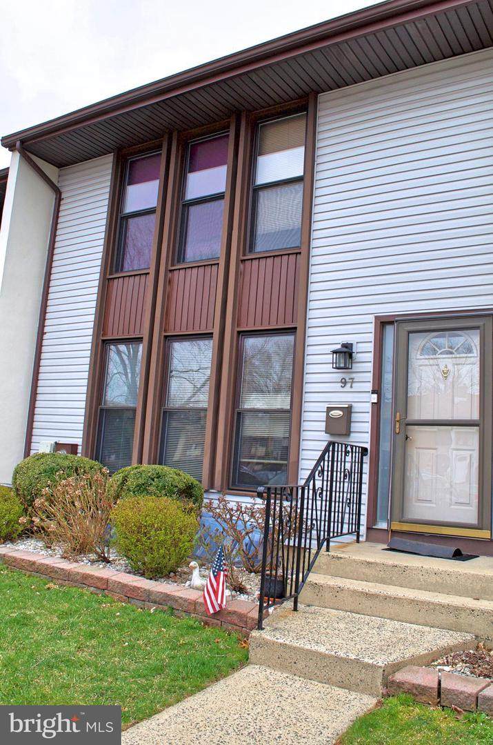 97 Danbury Court - Photo 1