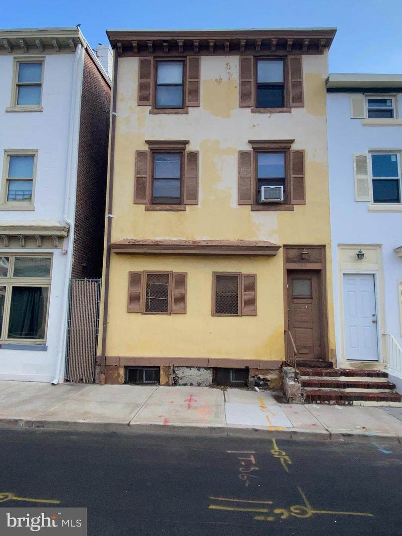 122 Montgomery Street - Photo 1