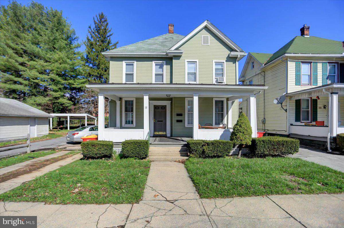 18 Richard Avenue - Photo 1