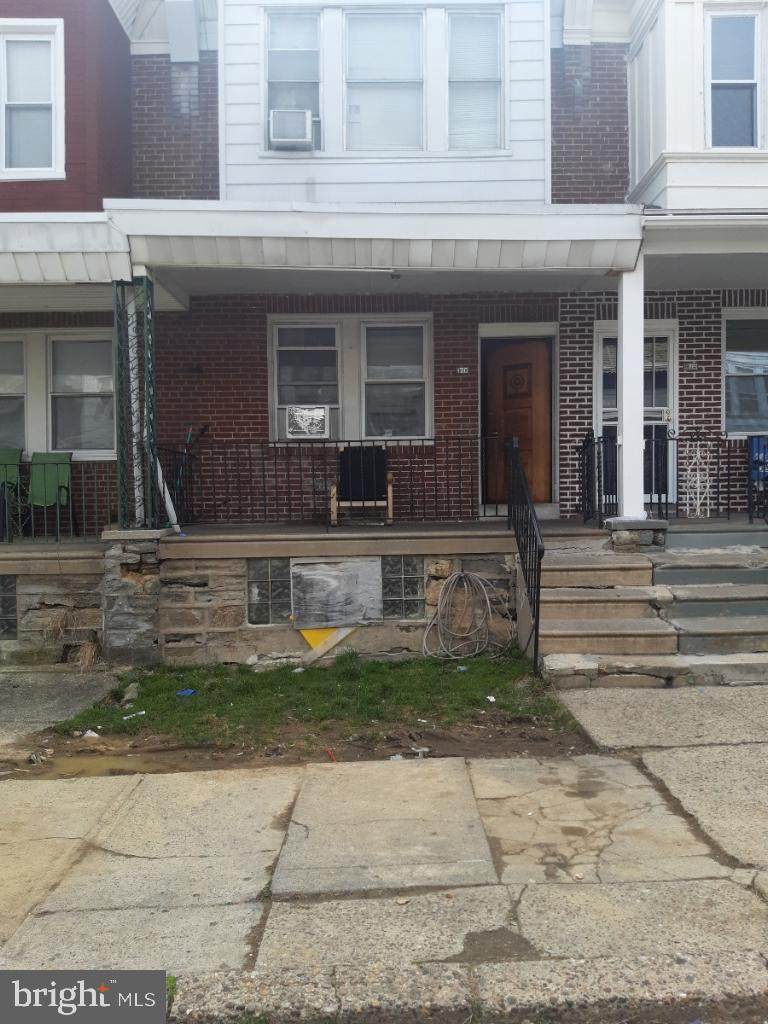 170 Roselyn Street - Photo 1
