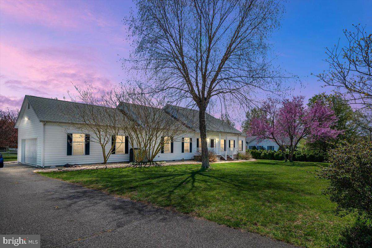 311 Mayfair Drive - Photo 1