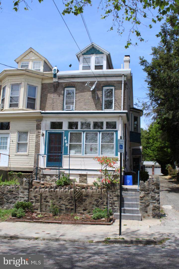468 Roxborough Avenue - Photo 1