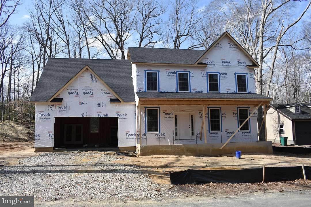 415 Hawthorne Court - Photo 1