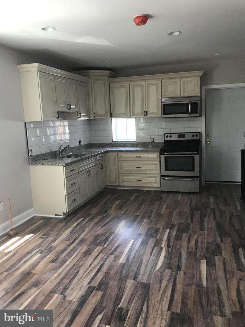 918 28TH Street - Photo 1