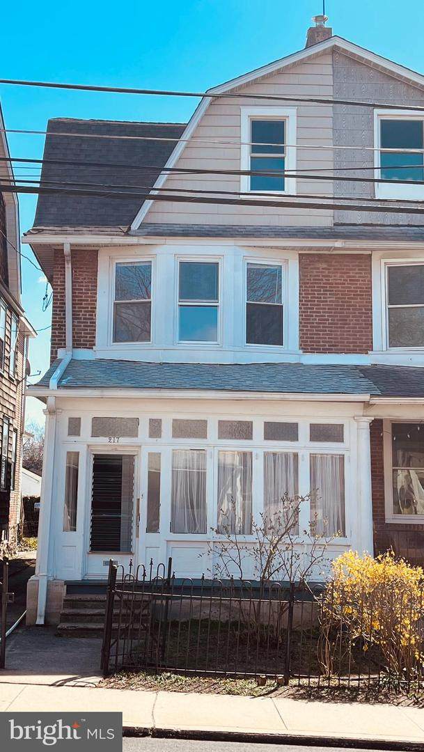 217 Ardmore Avenue - Photo 1