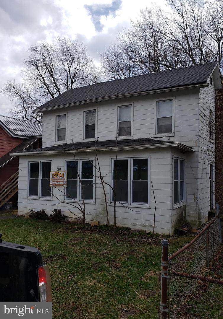 220 Center Street - Photo 1