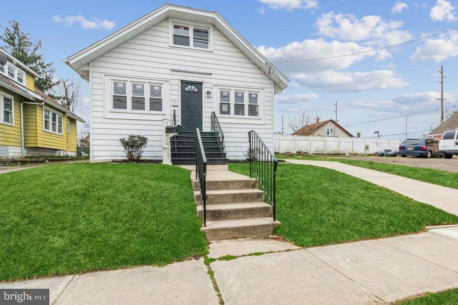 18 4TH Avenue - Photo 1