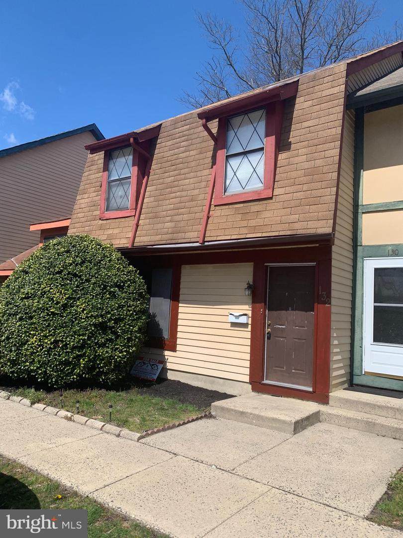132 Chelsea Circle - Photo 1