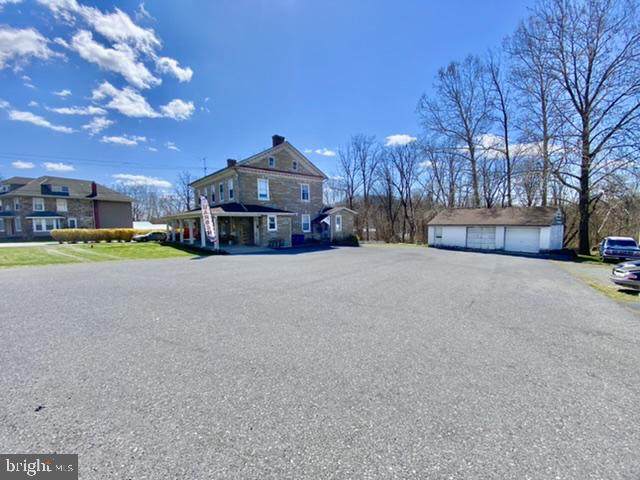 236 Centre Avenue - Photo 1