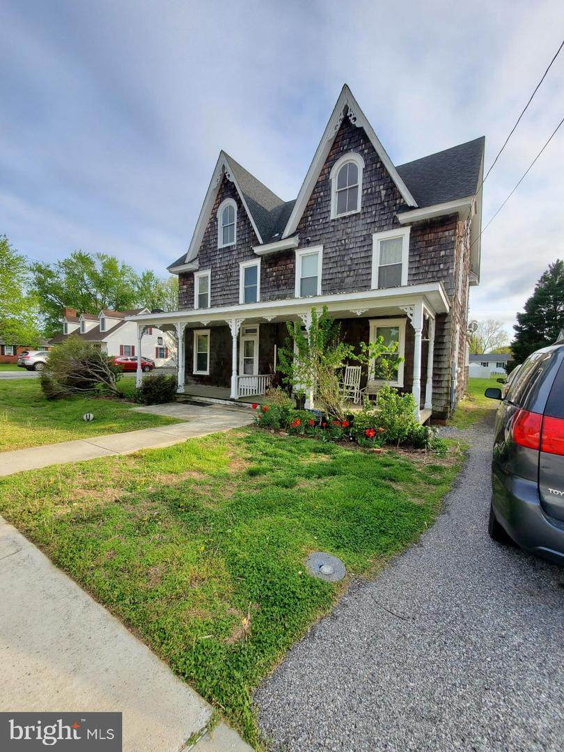 400 Del Rhodes Avenue - Photo 1