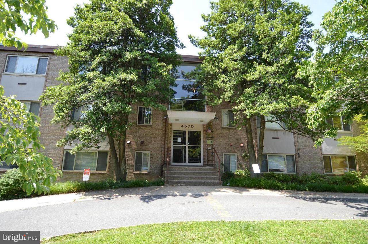 4570 Macarthur Boulevard - Photo 1