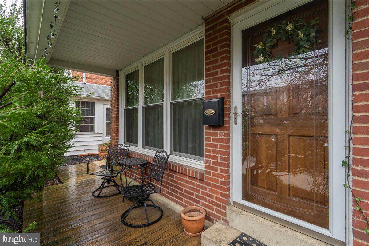 607 Jackson Street - Photo 1