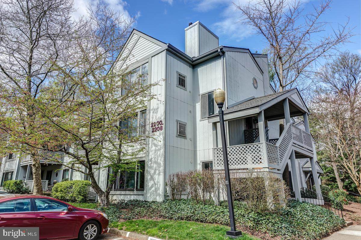 2208 Hunters Run Drive - Photo 1
