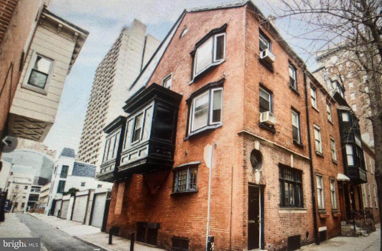 304 13TH Street - Photo 1