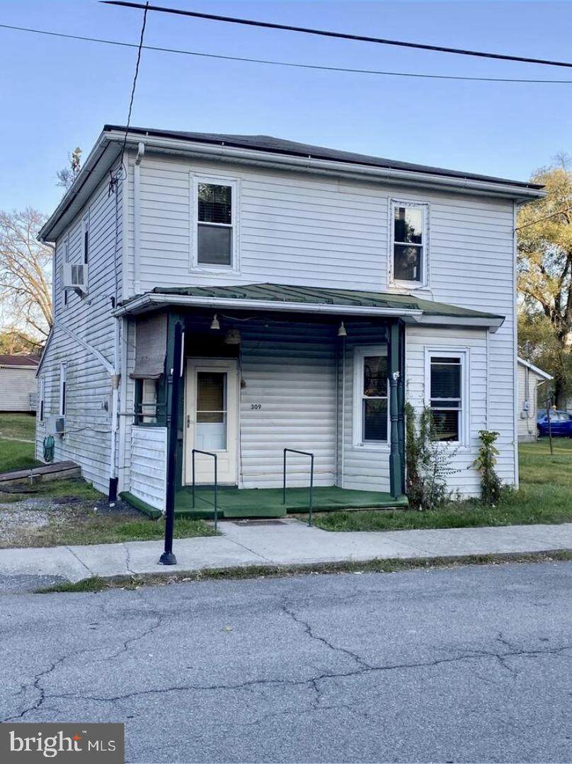 309 Lawrence Street - Photo 1