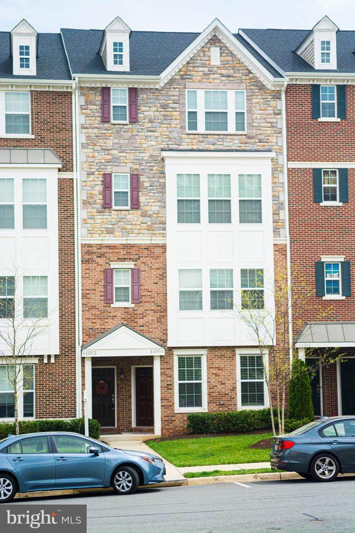 44062 Peirosa Terrace - Photo 1