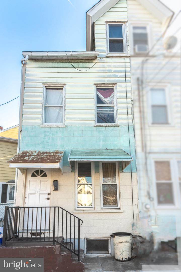 427 Cummings Avenue - Photo 1
