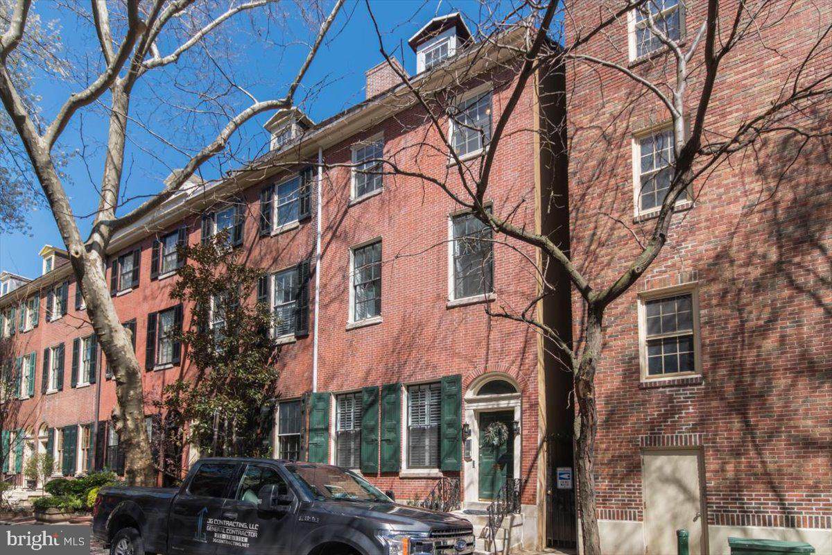 1009 Clinton Street - Photo 1