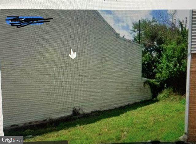 915 Hudson Street - Photo 1
