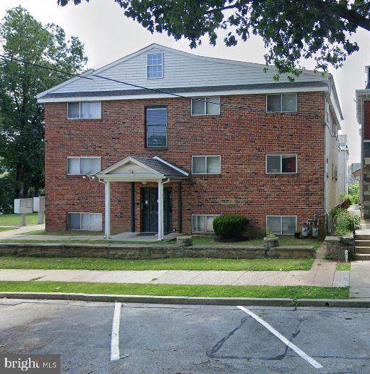 141 E 4Th Avenue - Photo 1
