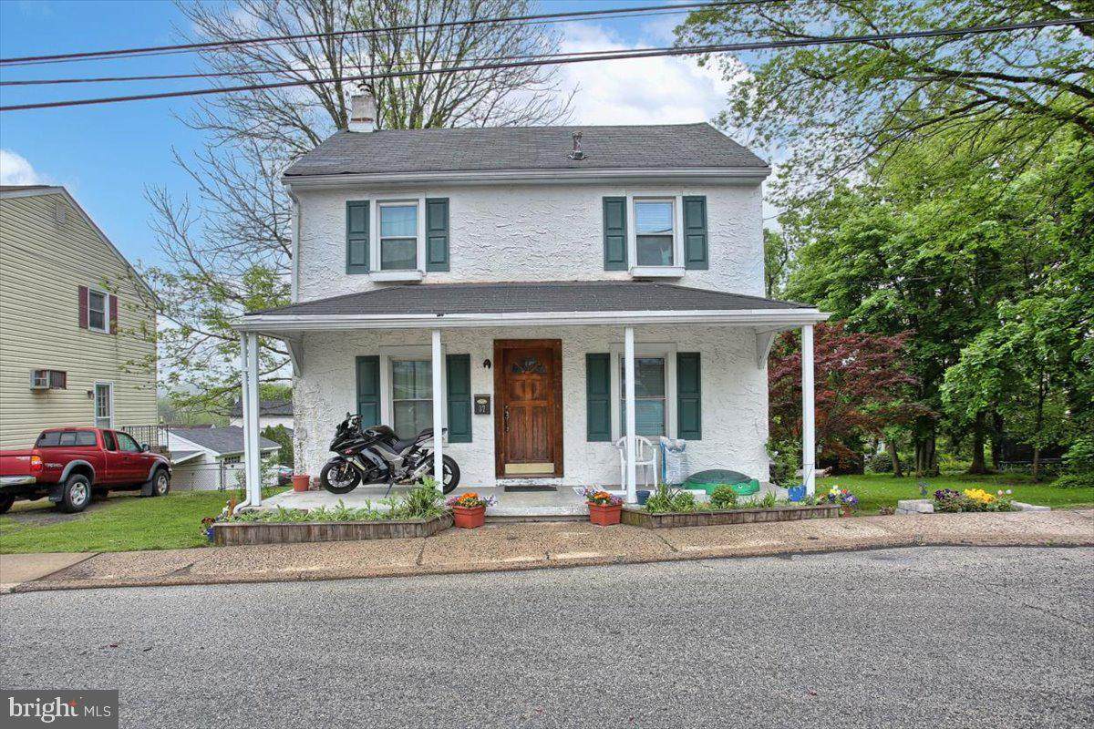 37 Central Avenue - Photo 1
