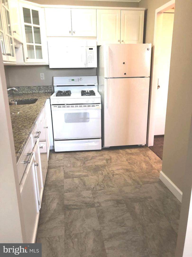 5225 Pooks Hill Road - Photo 1