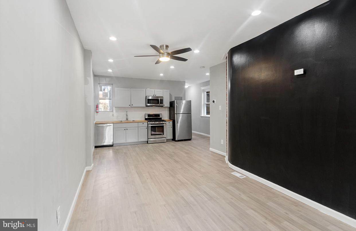 6011 Catharine Street - Photo 1