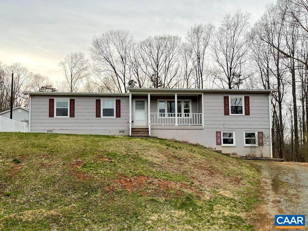 135 Thomas Ct - Photo 1