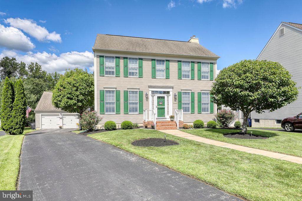 69 Hampshire Way - Photo 1