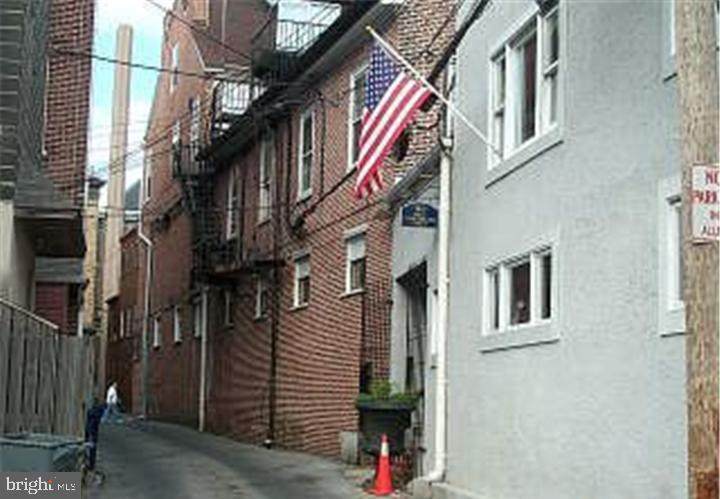 112 Court House Alley - Photo 1