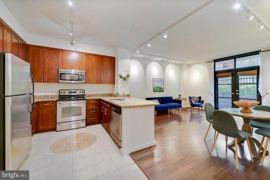 437 New York Avenue - Photo 1