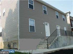813 8TH Street - Photo 1